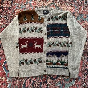 Vintage Woolrich Women’s Cardigan with Rustic Nature Scenes Pinecones size L